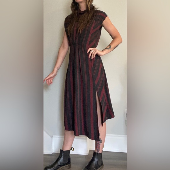 (SOLD) Zara midi dress (M) striped grey & maroon - Picture 6 of 7